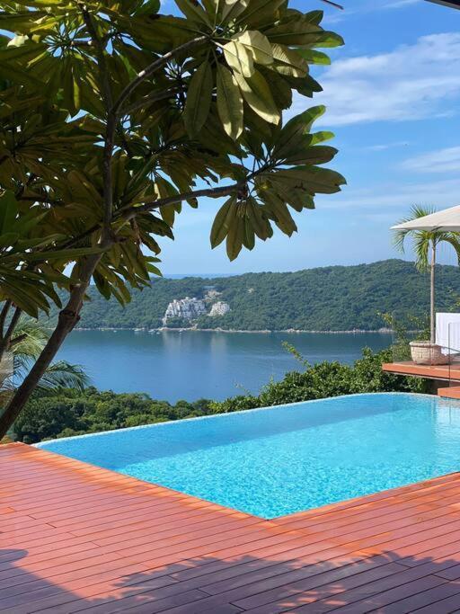 Espectacular Casa Familiar! Con Vista Increible! *
